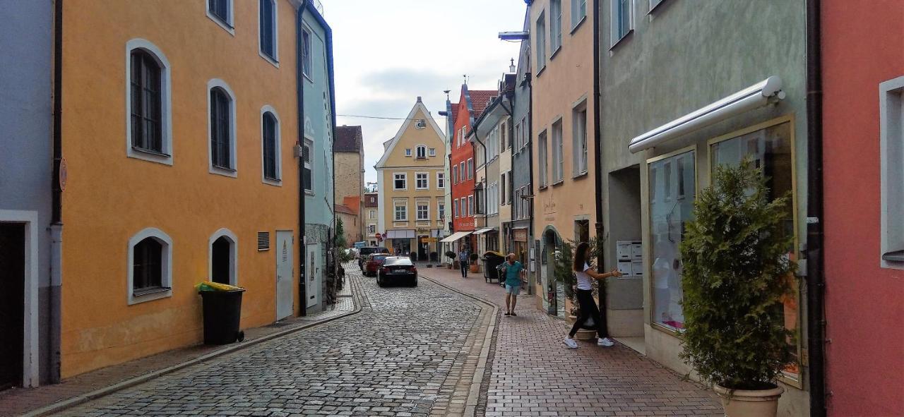 Grosses Zimmer Bad Kueche Wohnzimmer Terasse Garten Zentral Ruhig Landsberg am Lech Kültér fotó