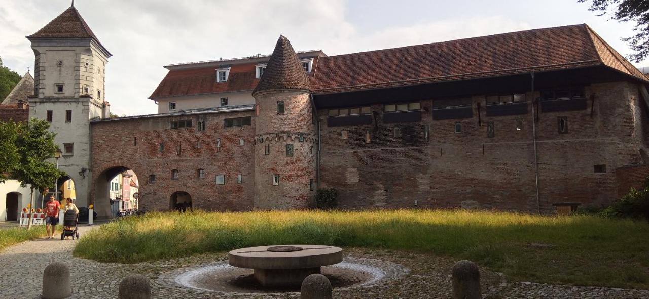 Grosses Zimmer Bad Kueche Wohnzimmer Terasse Garten Zentral Ruhig Landsberg am Lech Kültér fotó