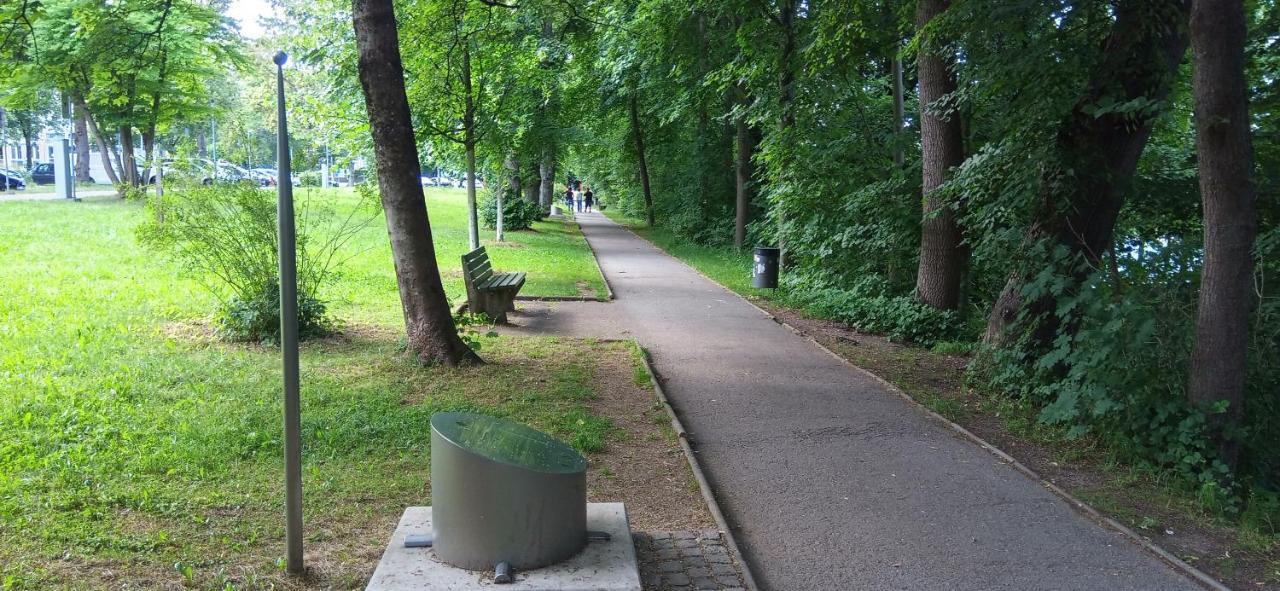 Grosses Zimmer Bad Kueche Wohnzimmer Terasse Garten Zentral Ruhig Landsberg am Lech Kültér fotó